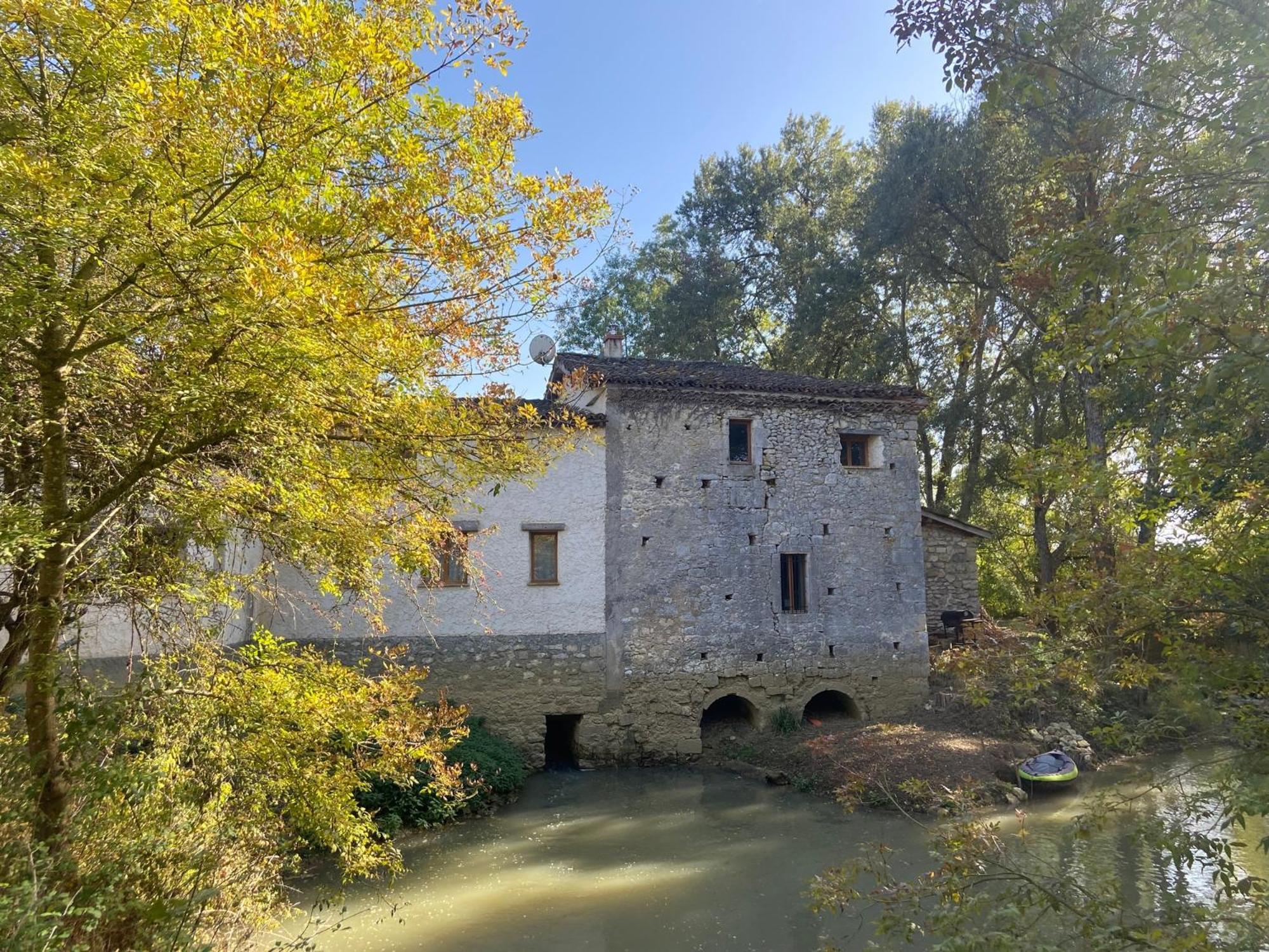 Gite Le Moulin Samsara Homps  Kültér fotó