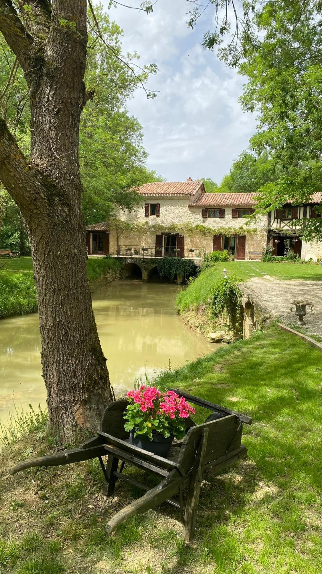 Gite Le Moulin Samsara Homps  Kültér fotó